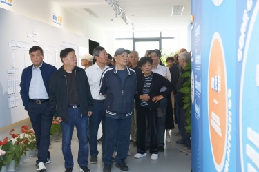 平湖市社经室老干部一行赴金沙9001以诚为本调研